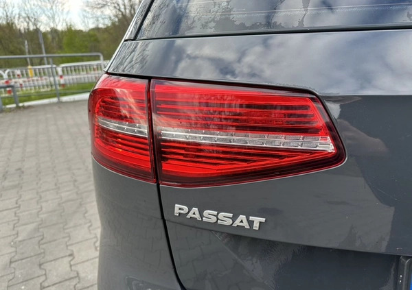 Volkswagen Passat cena 67000 przebieg: 132000, rok produkcji 2016 z Trzemeszno małe 301